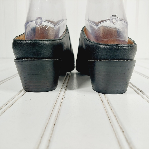 Vionic | Shoes | Vionic Nellie Mule Black Leather Closed Toe Slip On Mule H65 | Poshmark
